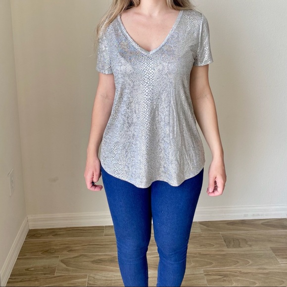 White House Black Market - Metallic-Print V-Neck Tee Size Large. - Picture 8 of 16